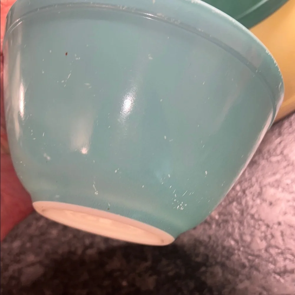 Vintage Nesting bowls by Pyrex. Colorful Mixing Bowl Set. #401,403&404